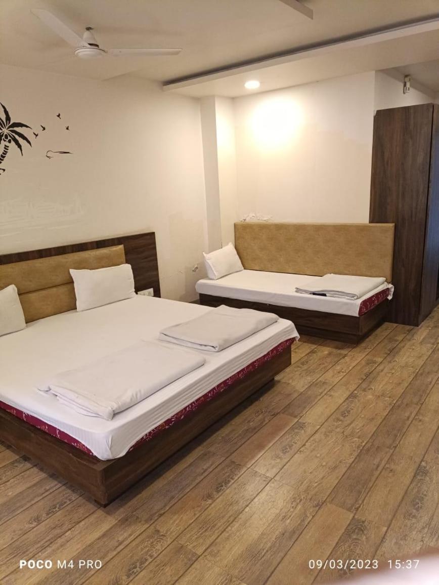 Hotel Shri Vardhan Ujjain Ngoại thất bức ảnh