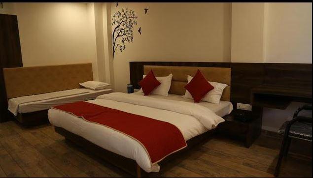 Hotel Shri Vardhan Ujjain Ngoại thất bức ảnh